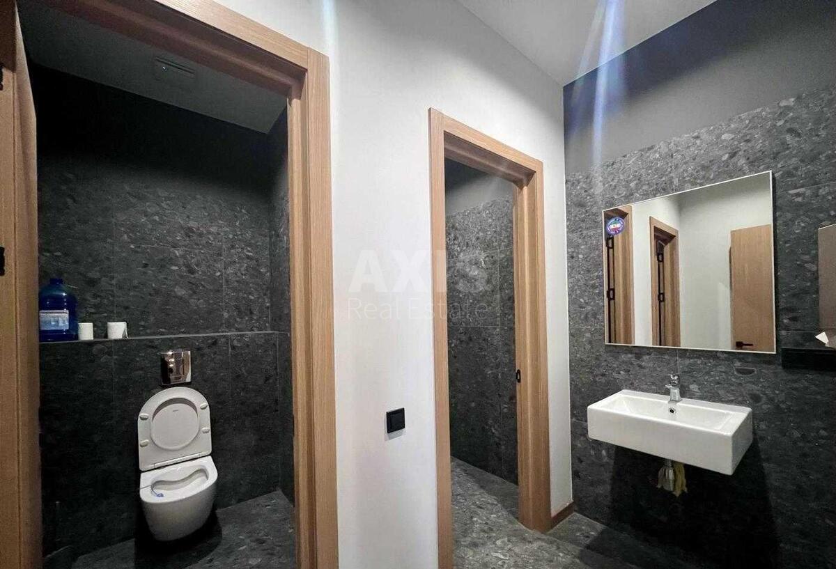 Office uzv. Klovs'kyj 7, 256m27