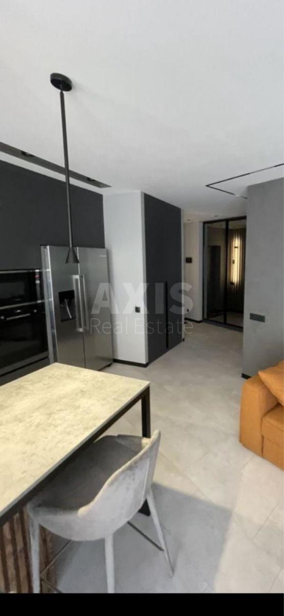3k apartment vul. Lypkivs'kogo Vasylja Mytropolyta 16Г0