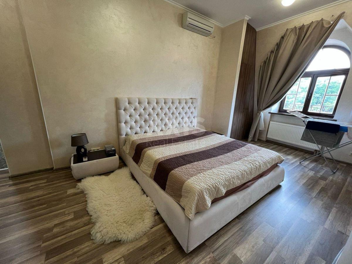 1k apartment vul. Vozdvyzhens'ka 483