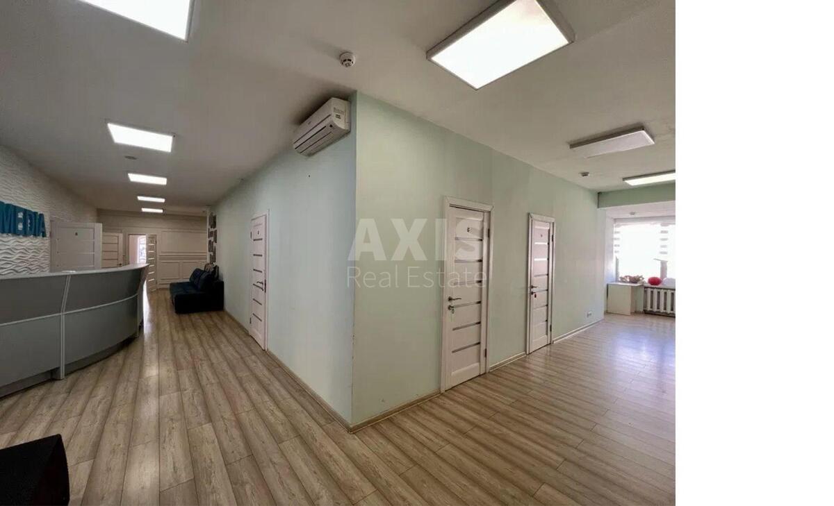 Office vul. Horyva 1А, 332m2597481