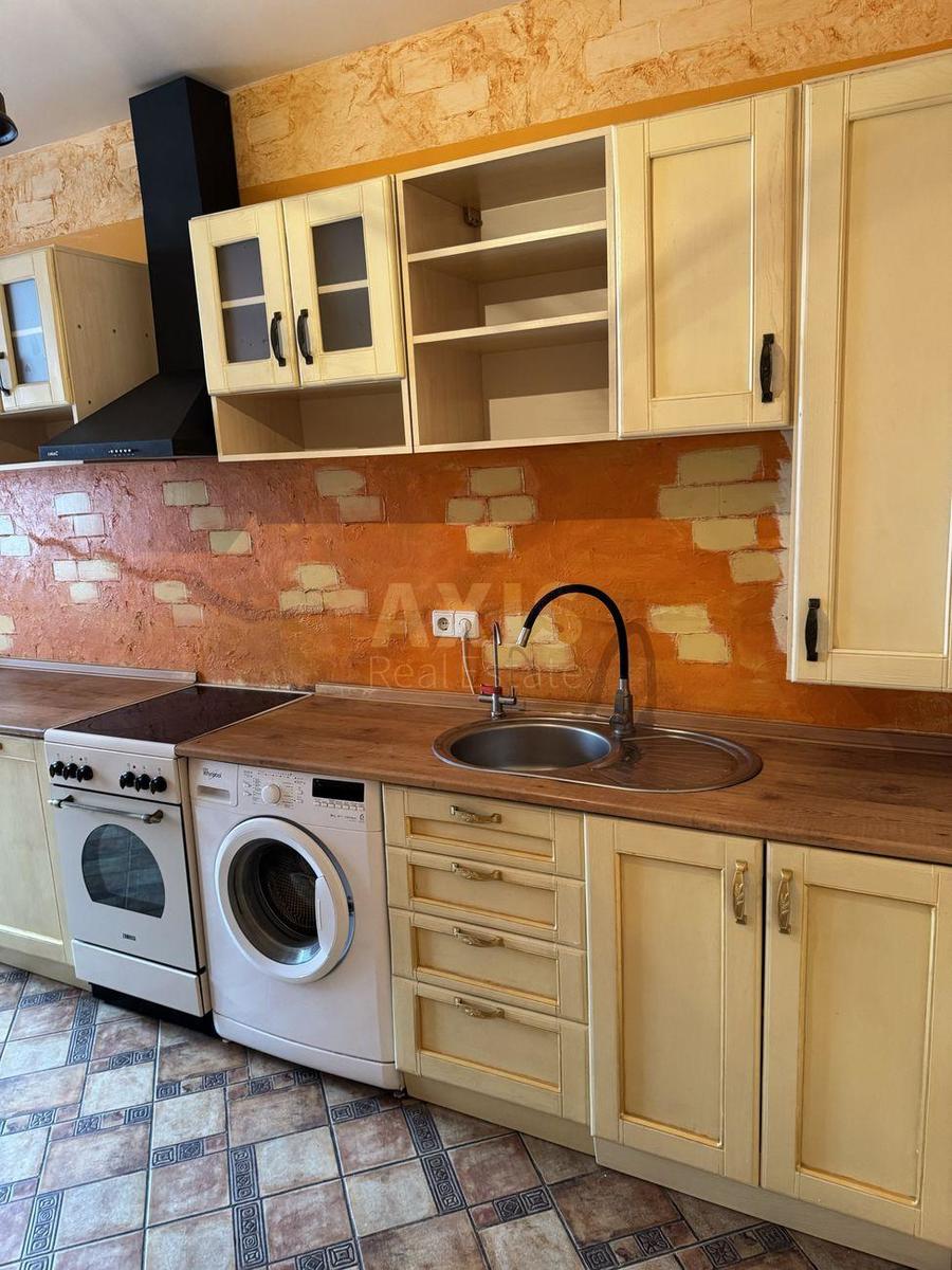 2k apartment vul. Yulia Zdanovska 46/111