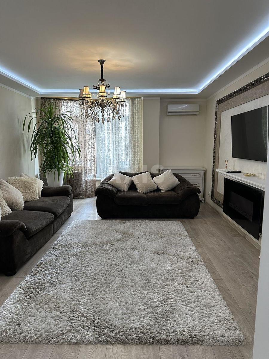 3k apartment vul. Lypkivs'kogo Vasylja Mytropolyta 180