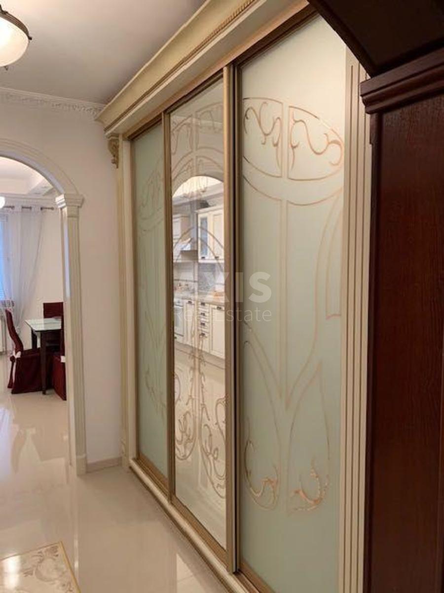 3k apartment vul. Urlivs'ka 303