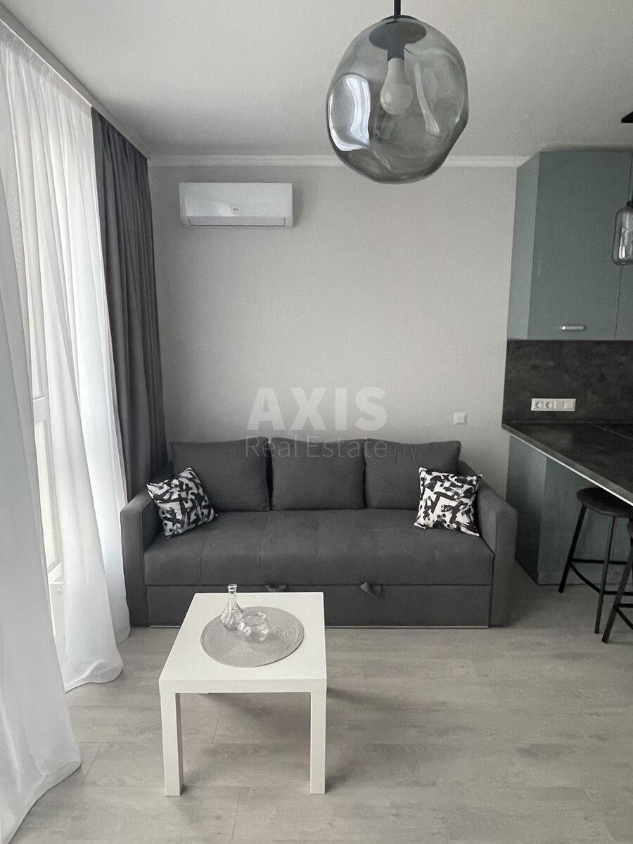 1k apartment vul. Central'na 15570062