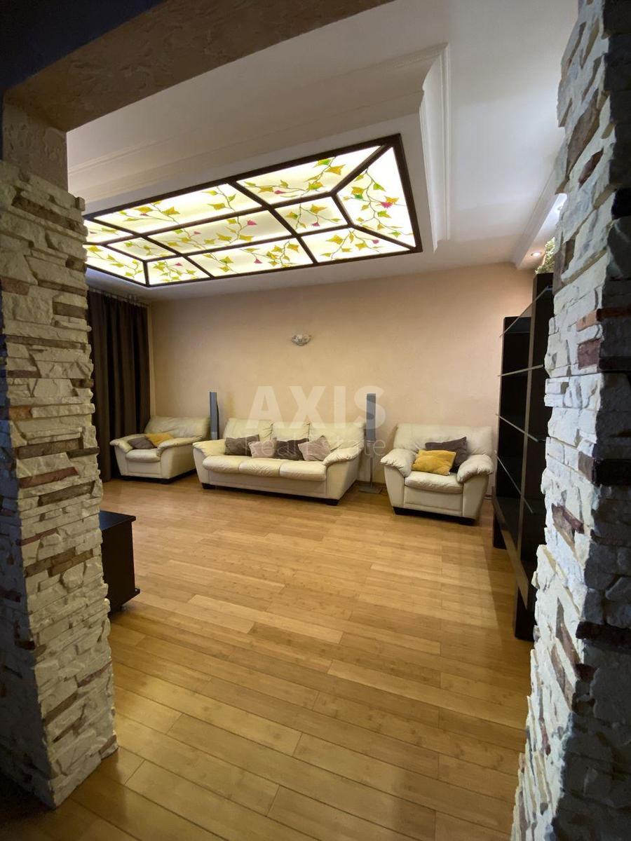 3k apartment vul. Irchana Myroslava 101