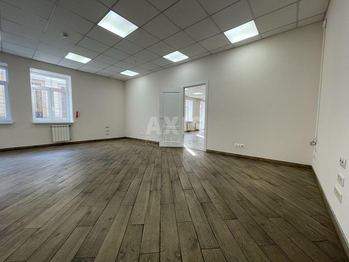 Office vul. Borychiv Tik 30, 350m20
