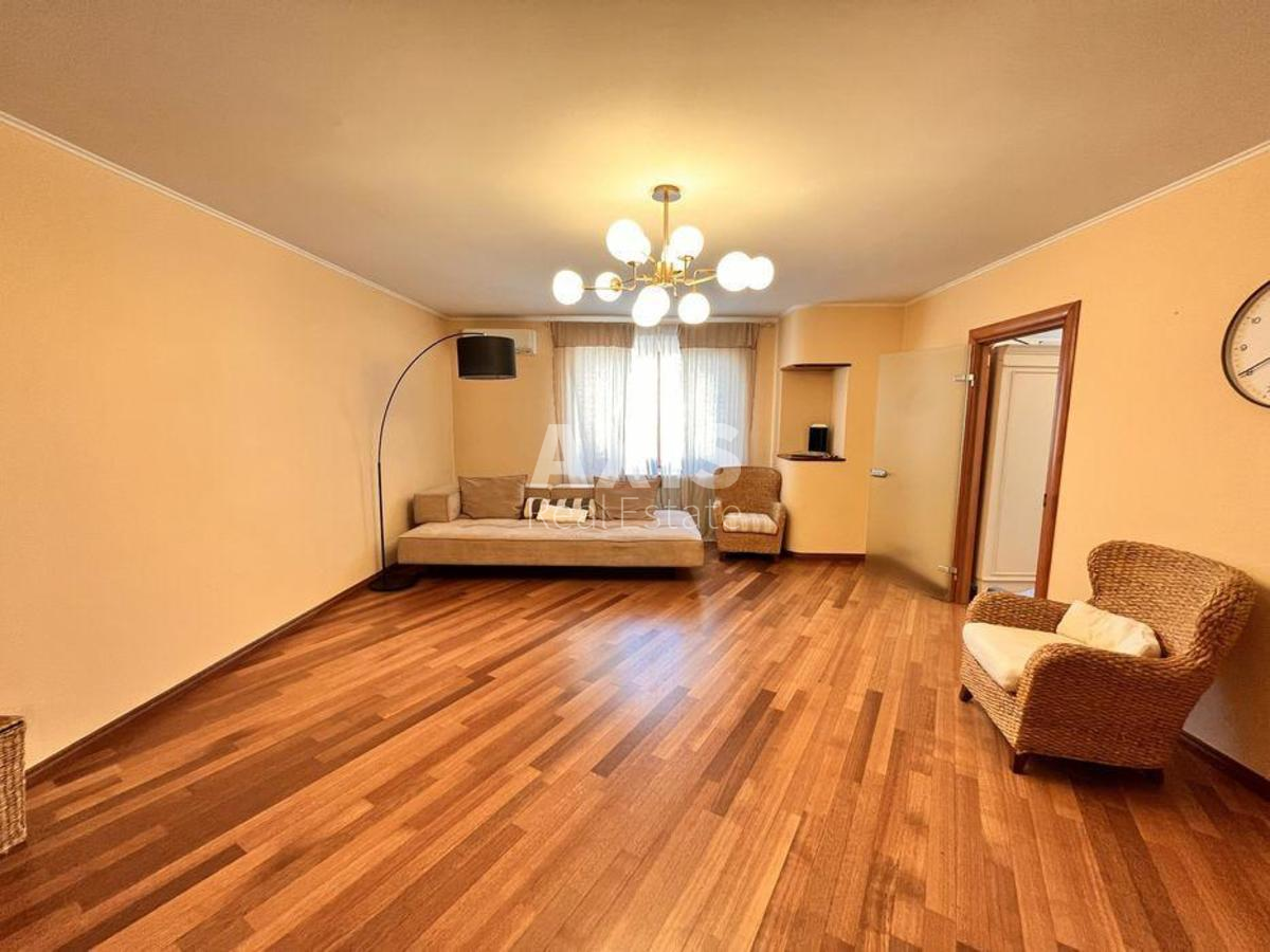 3k apartment vul. Ahmatovoi' Anny 3а0