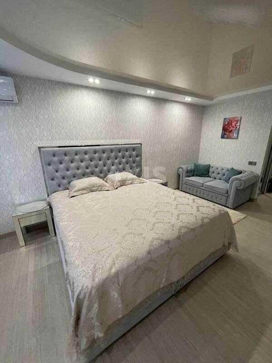 1k apartment vul. Serafymovycha 10