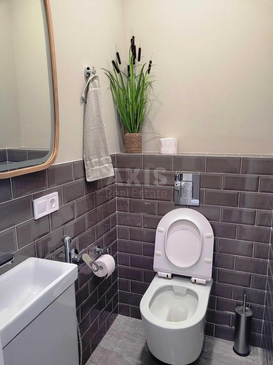1k apartment nab. Dniprovs'ka 18582561