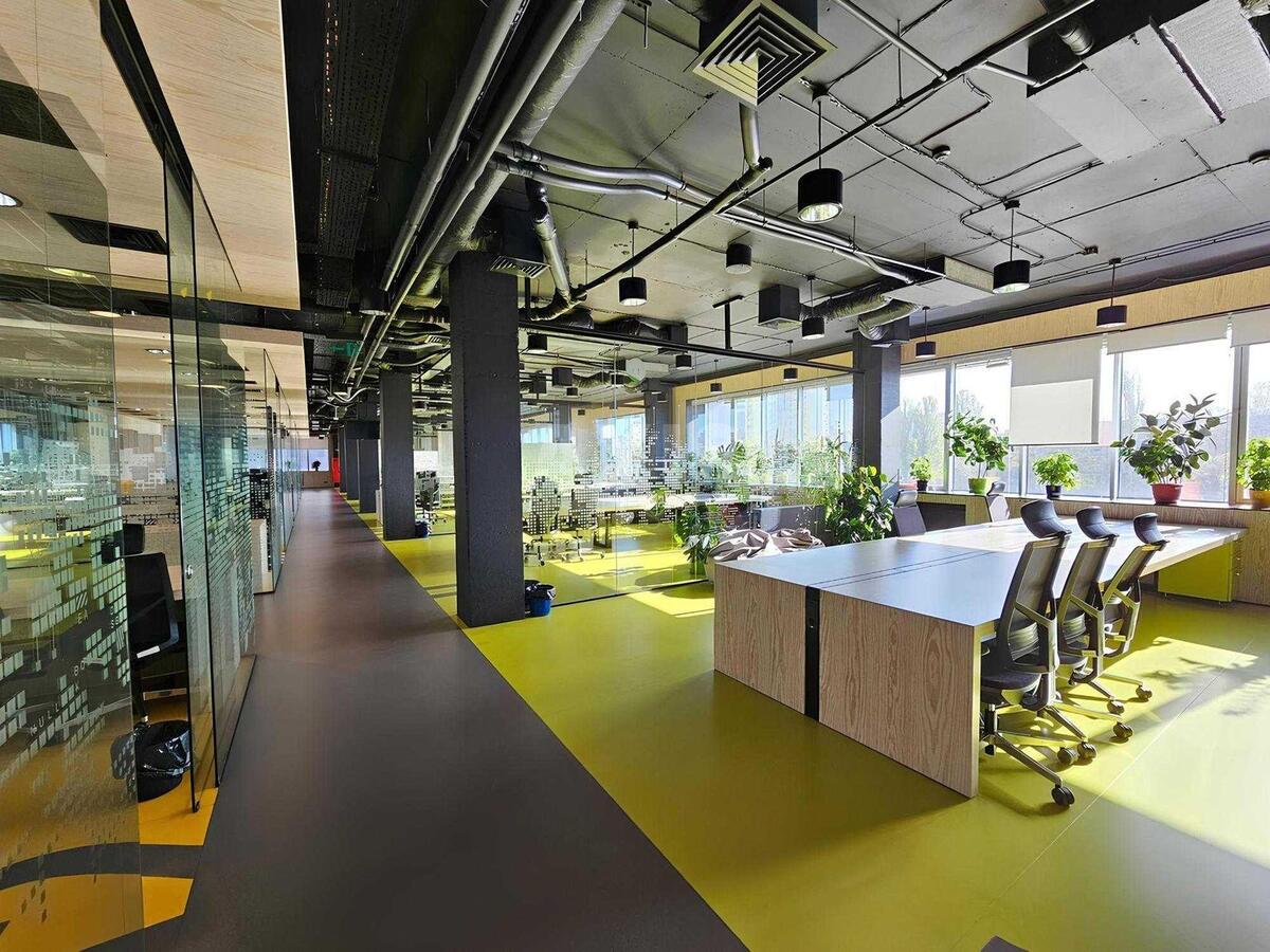 Office bul. Lepse Ivana 6Б, 1400m257245