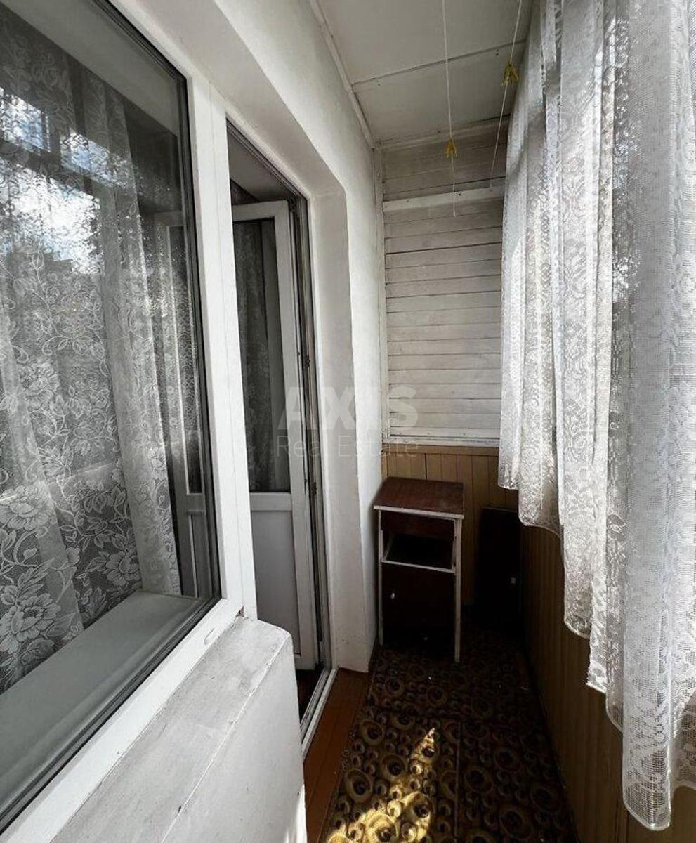 1k apartment vul. Chervonopil's'ka 20/152