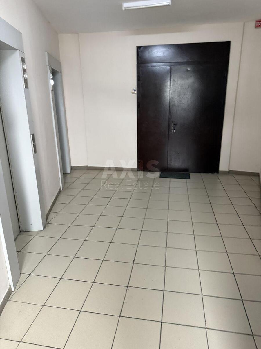 4k apartment vul. Oleny Pchilky 86171513