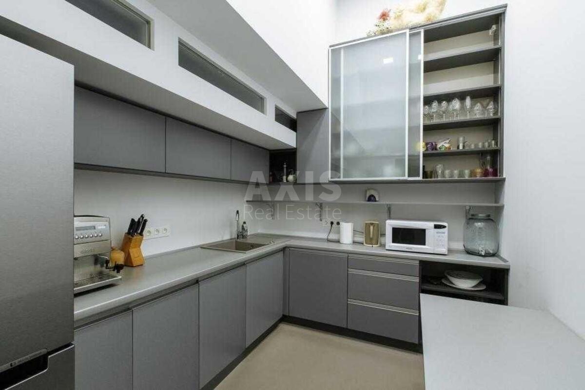 Office vul. Rustaveli Shota 30Б, 180m26