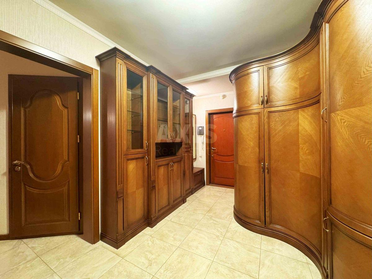 3k apartment vul. Bal'zaka Onore de 8621