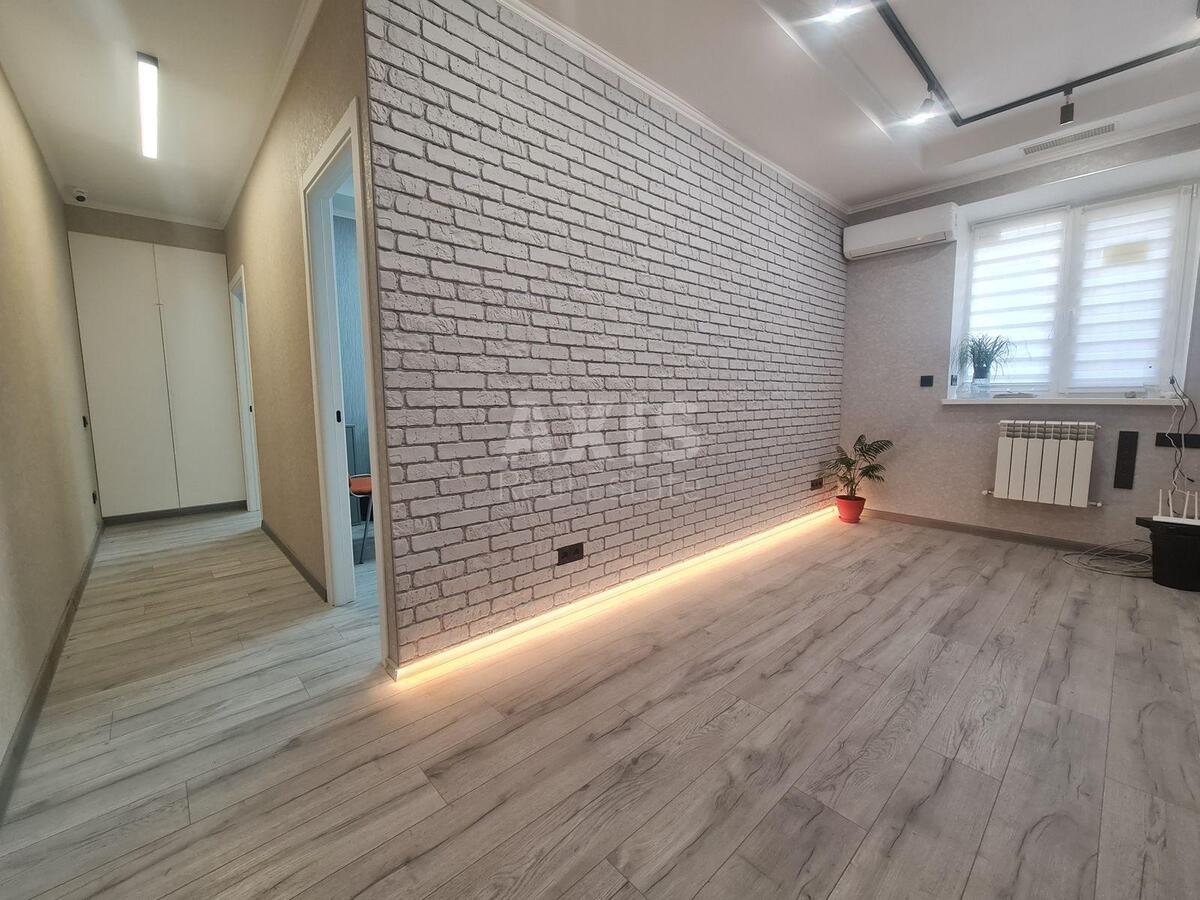 Office vul. Kikvidze 13, 45m2