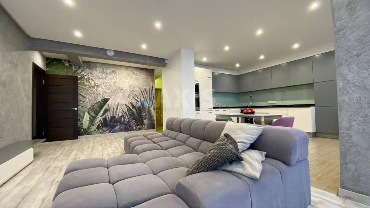 2k apartment vul. Myhajla Maksymovycha 3Г2