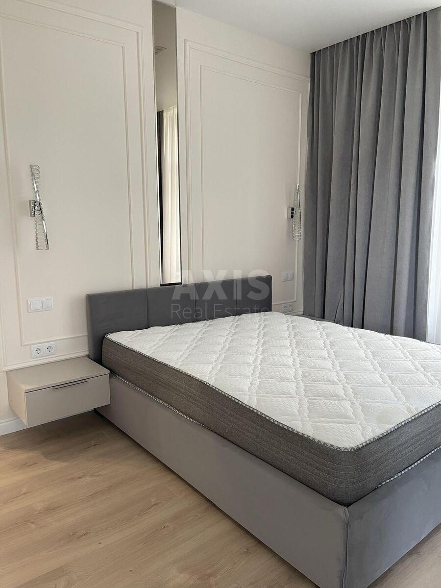 3k apartment vul. Dragomyrova Myhajla 189