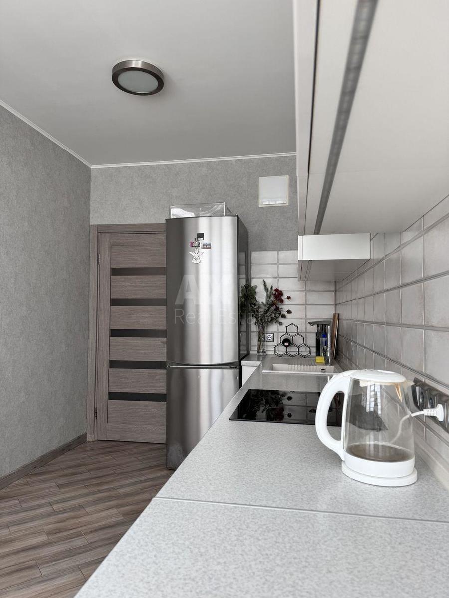 1k apartment vul. Bogatyrs'ka 6А2