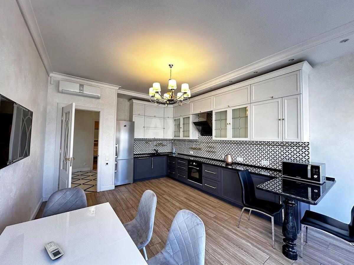 3k apartment uzv. Klovs'kyj 7