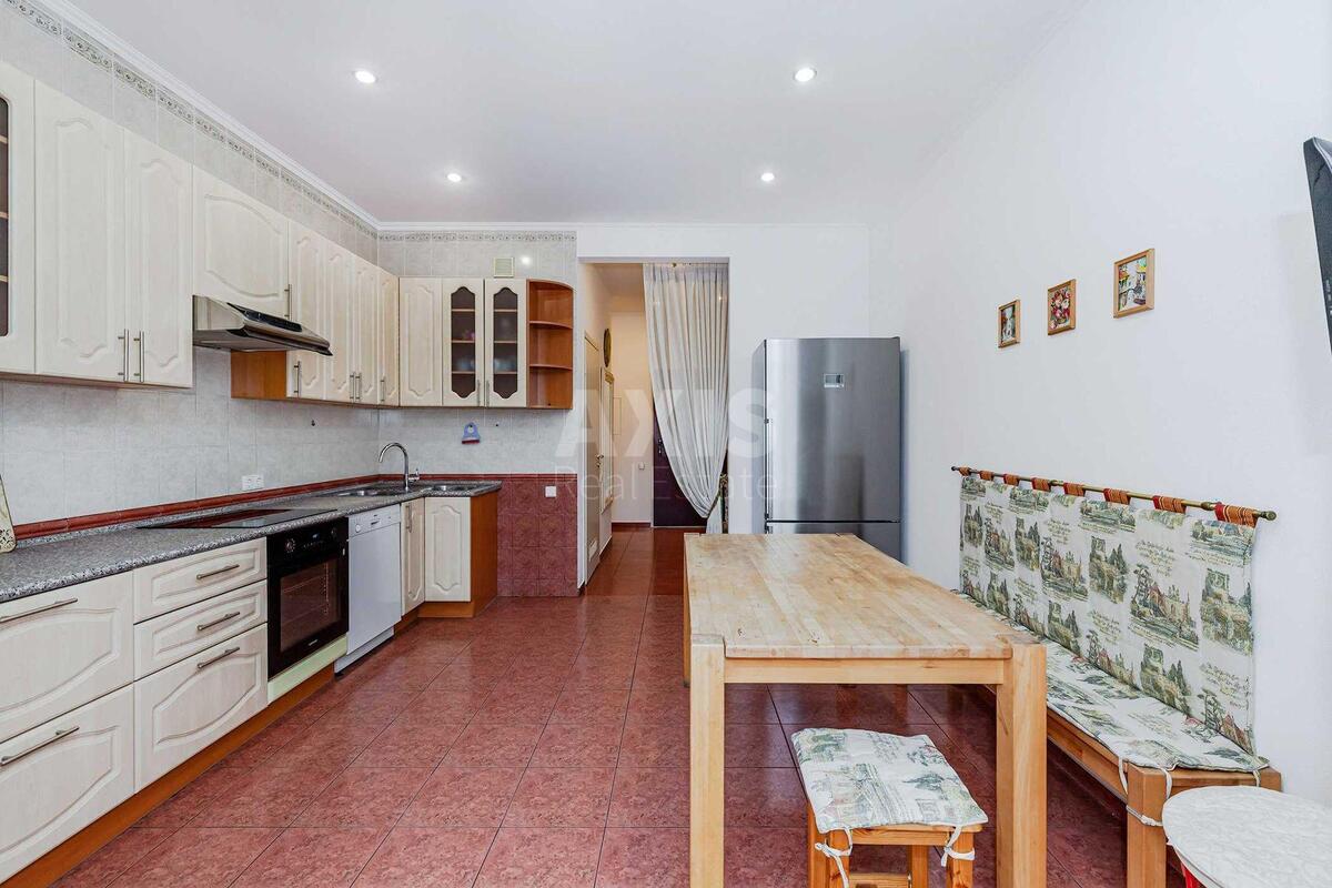 4k apartment vul. Sofii'vs'ka 16/16