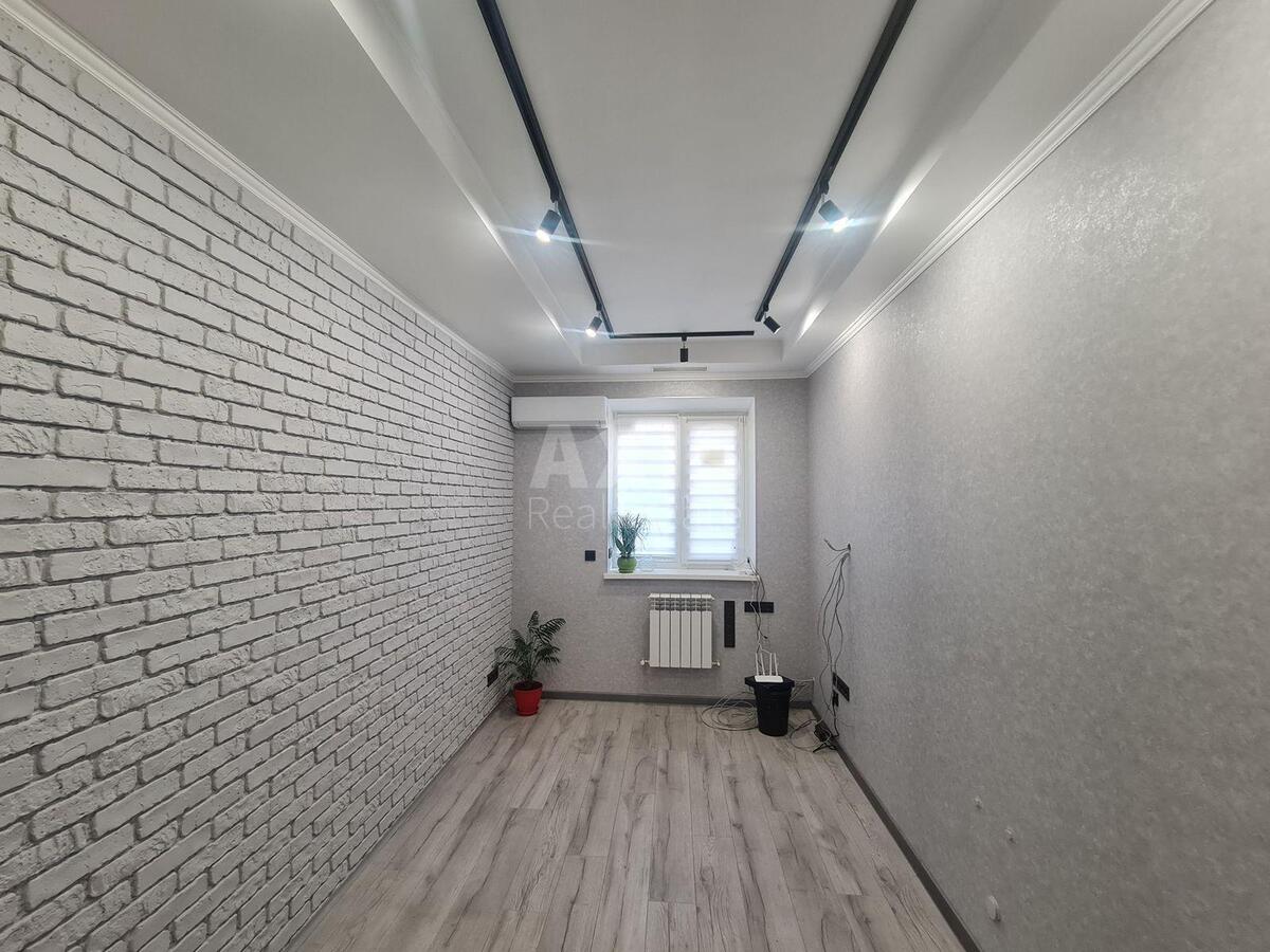 Office vul. Kikvidze 13, 45m20