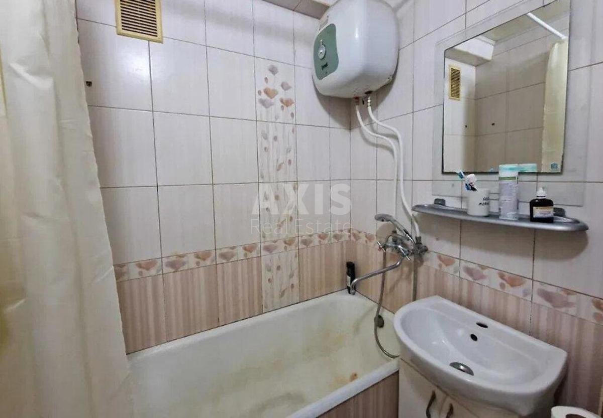 1k apartment vul. Malynovs'kogo Marshala 3Б3