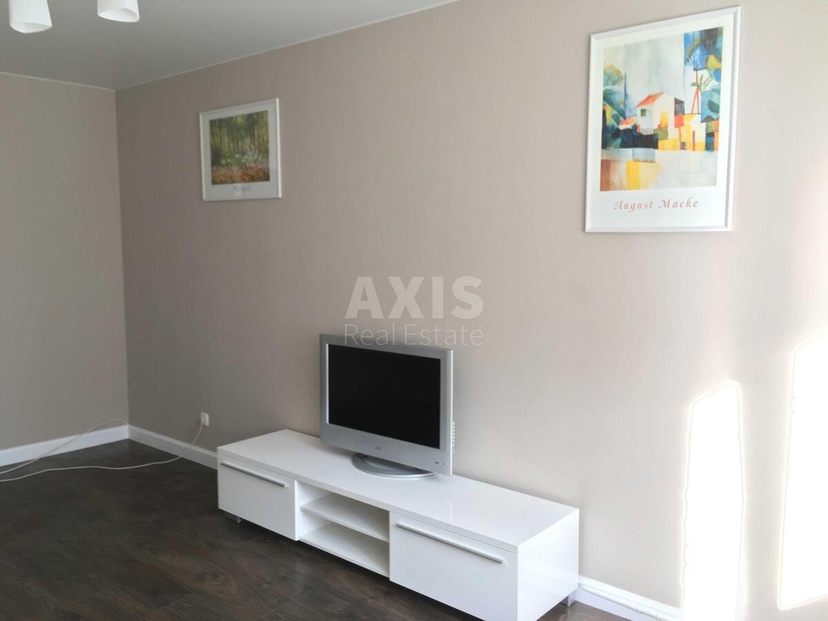 2k apartment vul. Dragomyrova Myhajla 22