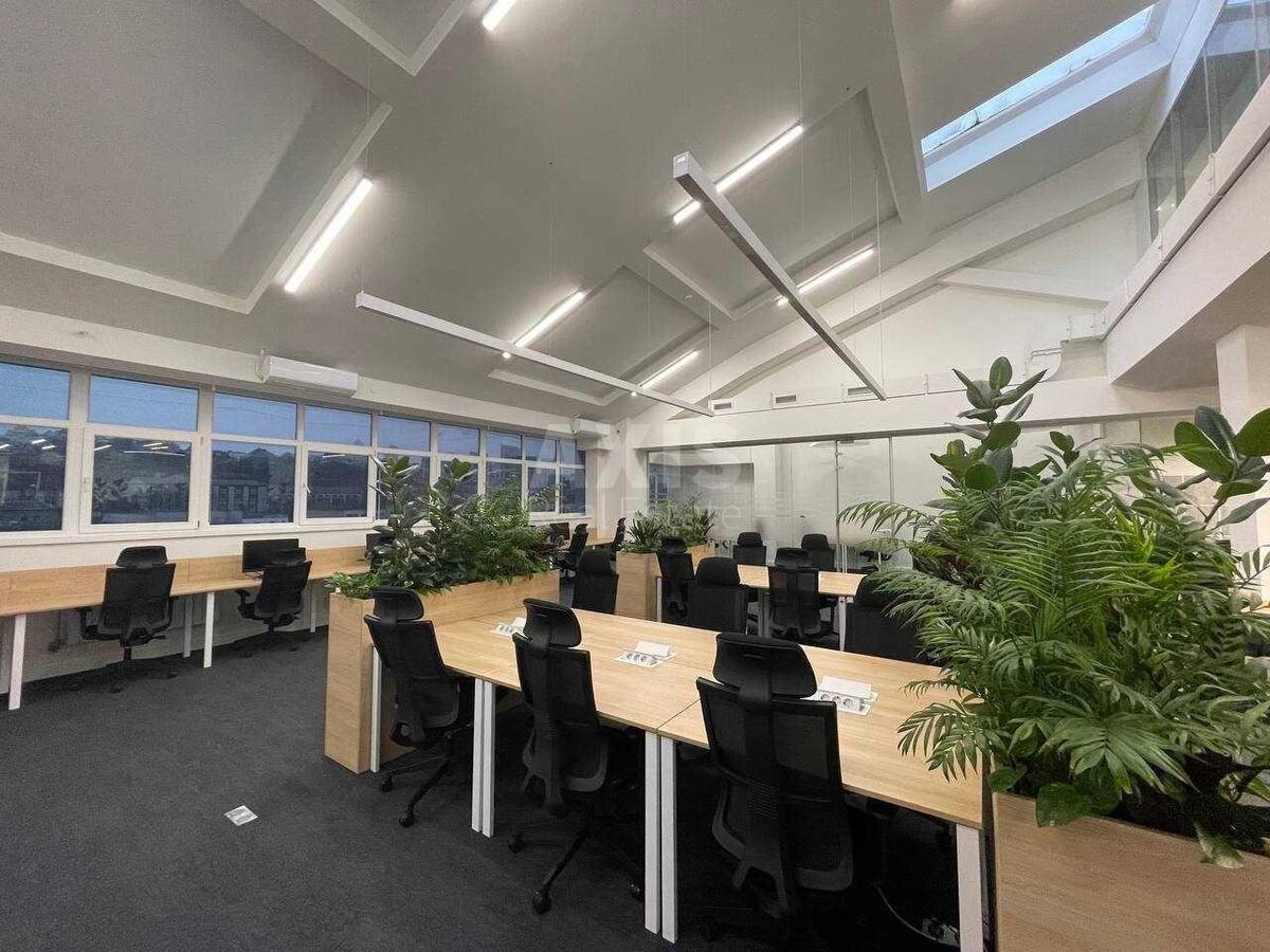Office vul. Velyka Vasyl'kivs'ka 72, 190m2