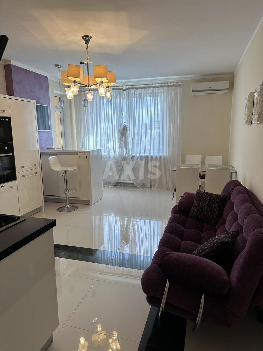 3k apartment vul. Lypkivs'kogo Vasylja Mytropolyta 182