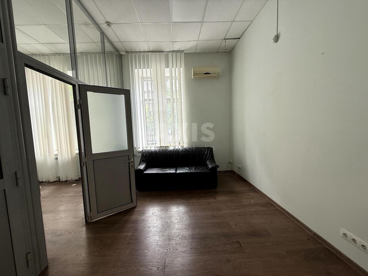 Office vul. Evgena Chykalenko 25, 300m2615289