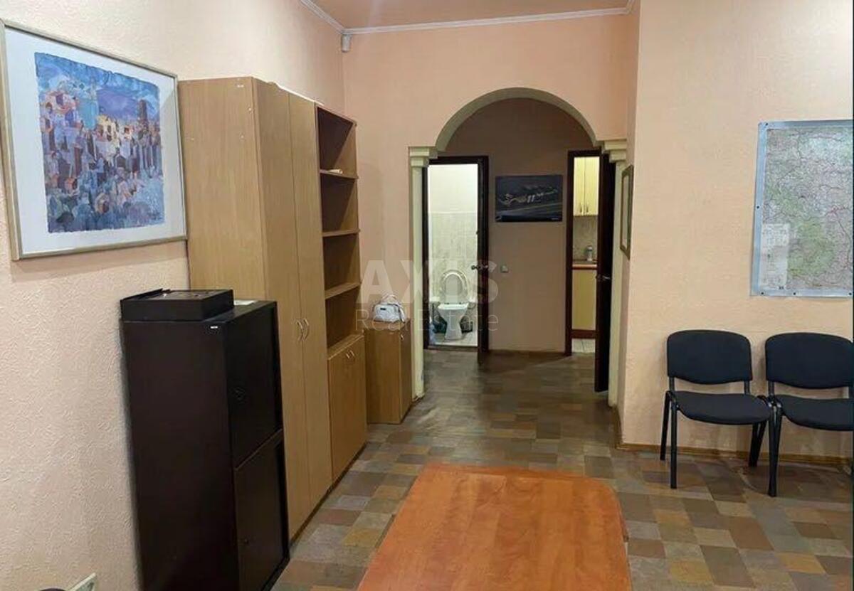Office vul. Dovnar-Zapol's'kogo 4, 60m22