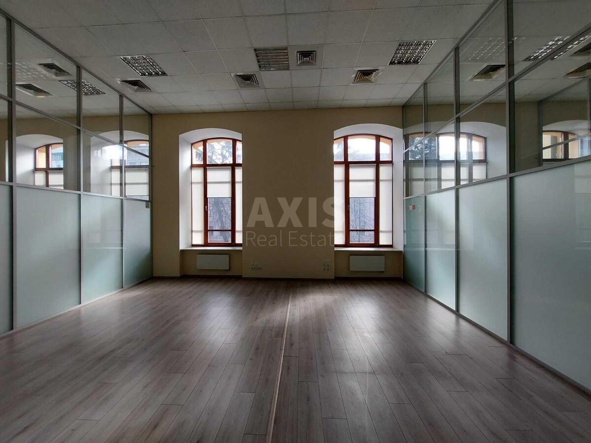 Office vul. Bul'varno-Kudrjavs'ka 24, 492m21