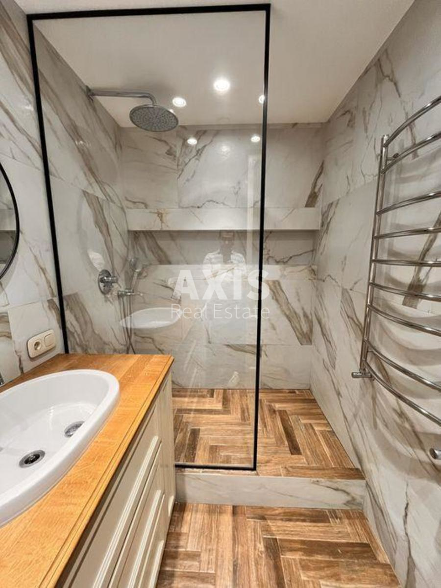 3k apartment vul. Ahmatovoi' Anny 3а2