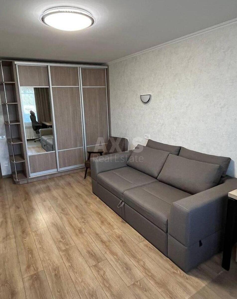 1k apartment vul. Ches'ka 6568063