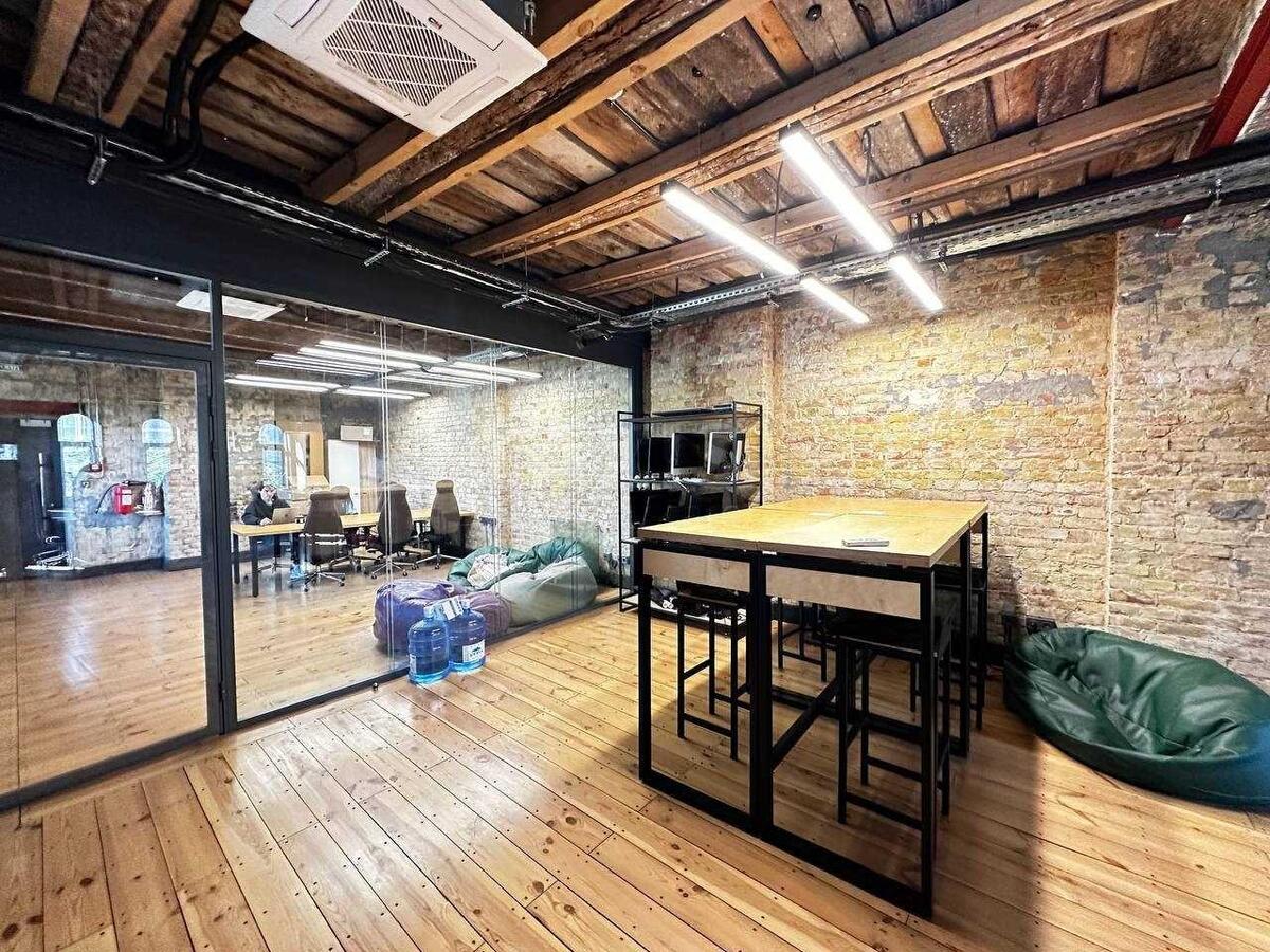 Office vul. Bul'varno-Kudrjavs'ka 42, 510m24