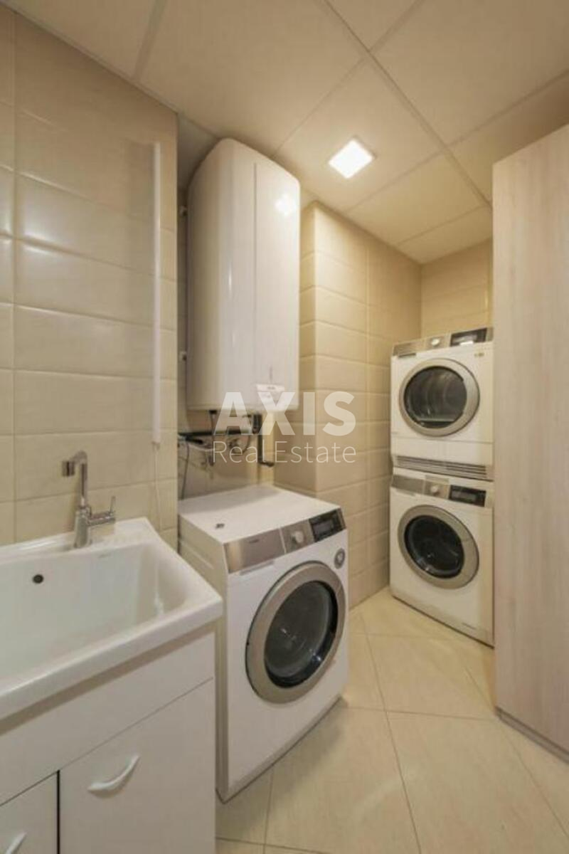 4k apartment vul. Mazepy Ivana 11б10