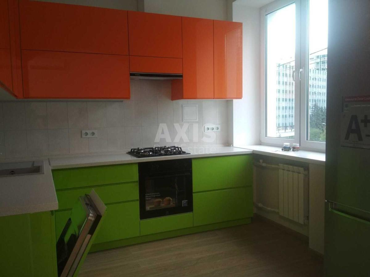 3k apartment vul. Zvirynec'ka 72