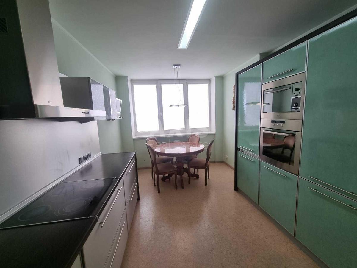 2k apartment vul. Mykil's'ko-Slobids'ka 4В3