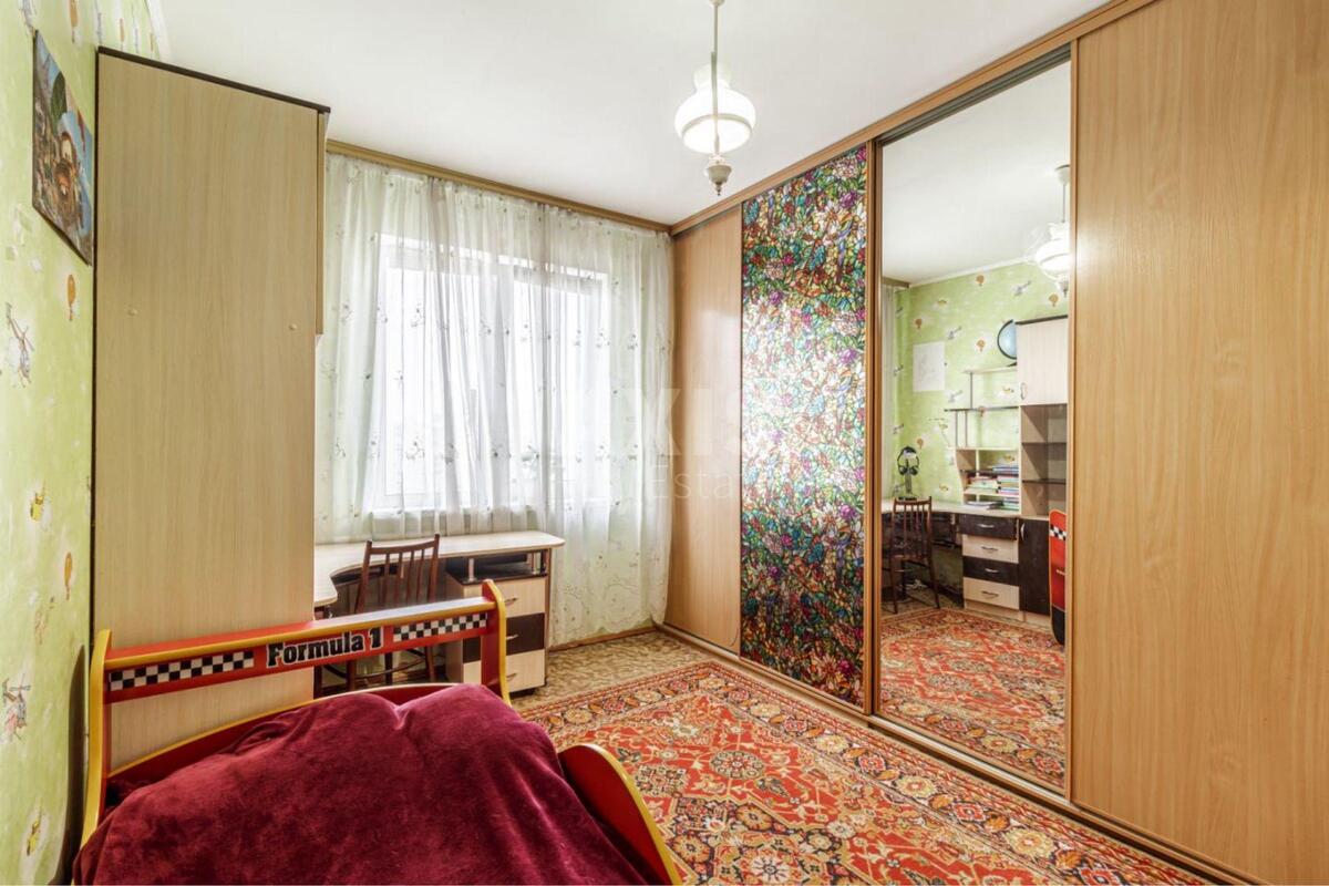 3k apartment vul. Ahmatovoi' Anny 16В580063