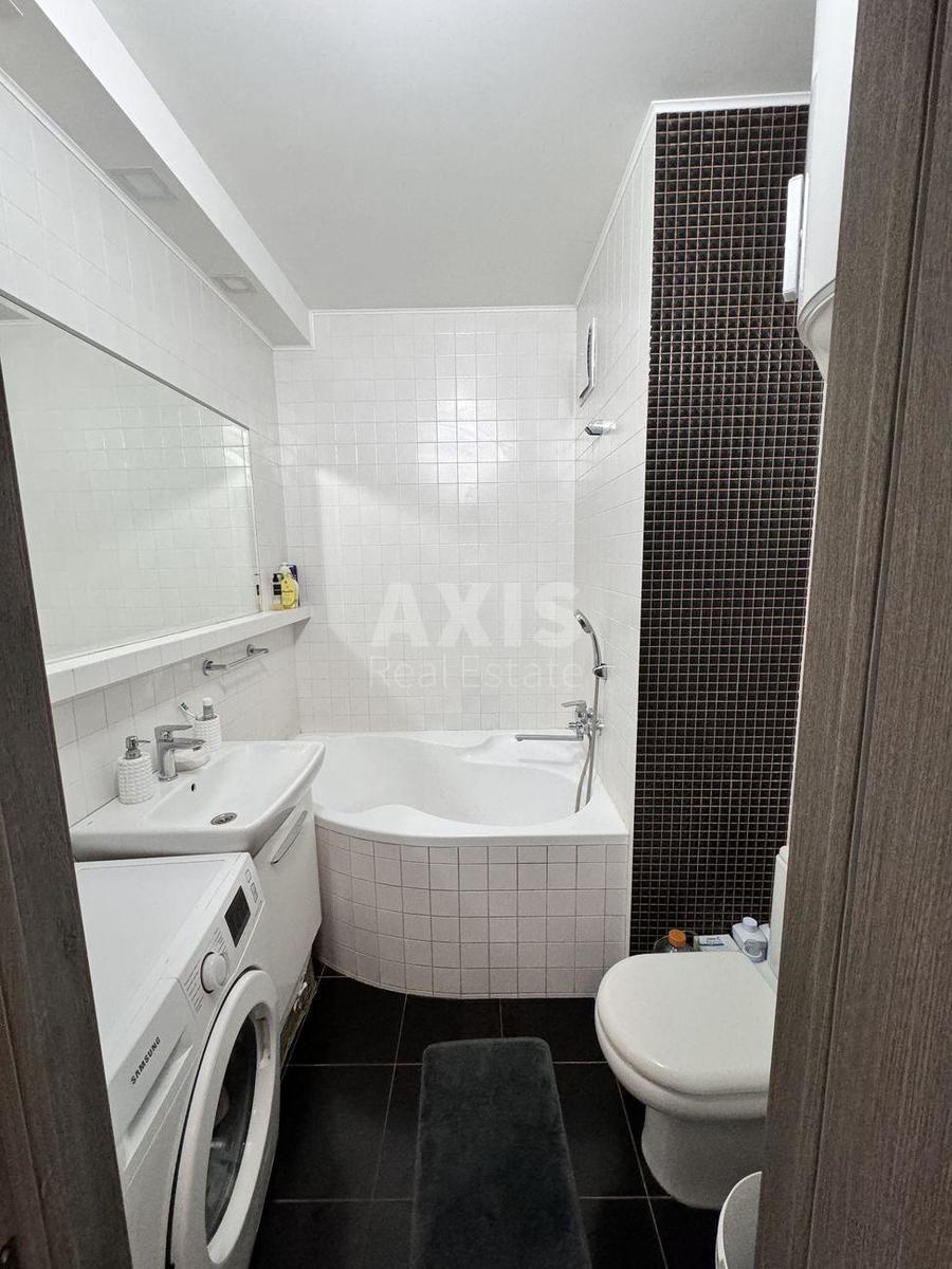 1k apartment vul. Bogatyrs'ka 6А3