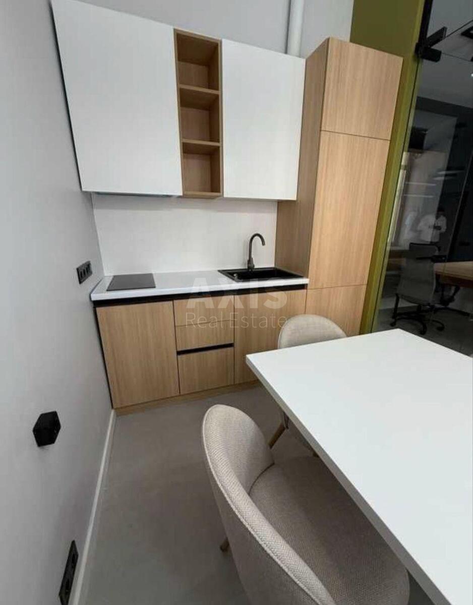 Office vul. Volodymyrs'ka 81Б, 74m2634334