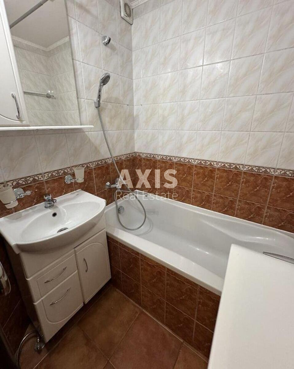 2k apartment vul. Avtozavods'ka 818