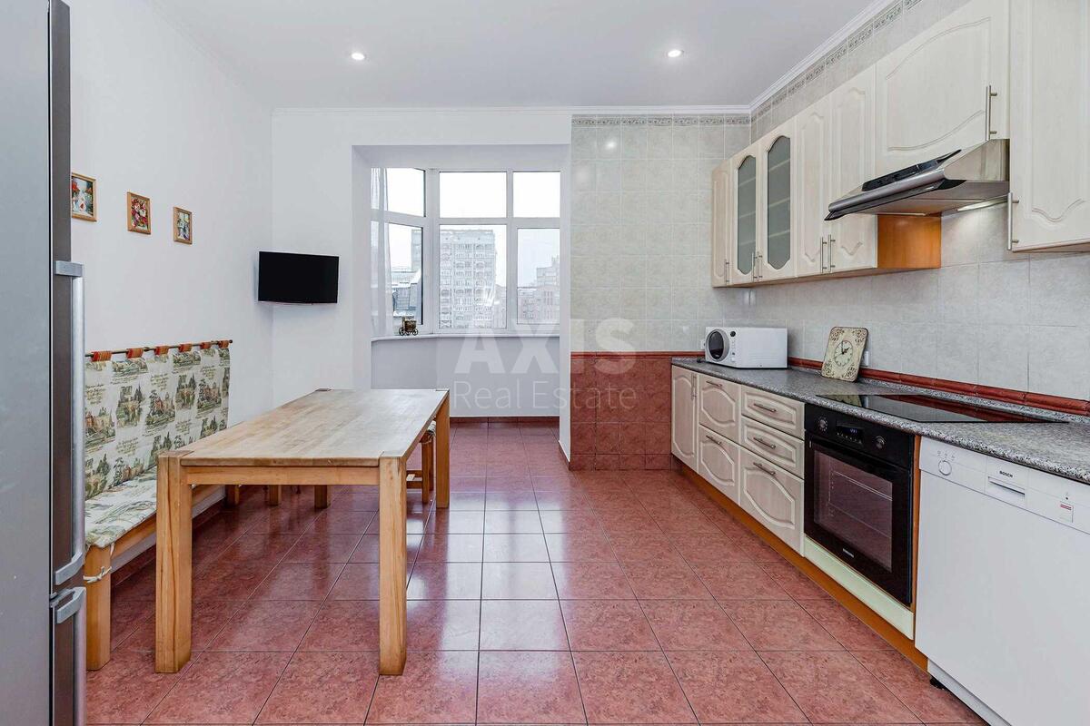 4k apartment vul. Pavlivs'ka 180