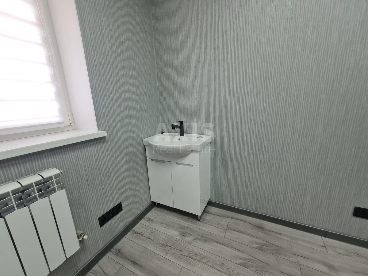 Office vul. Kikvidze 13, 45m21