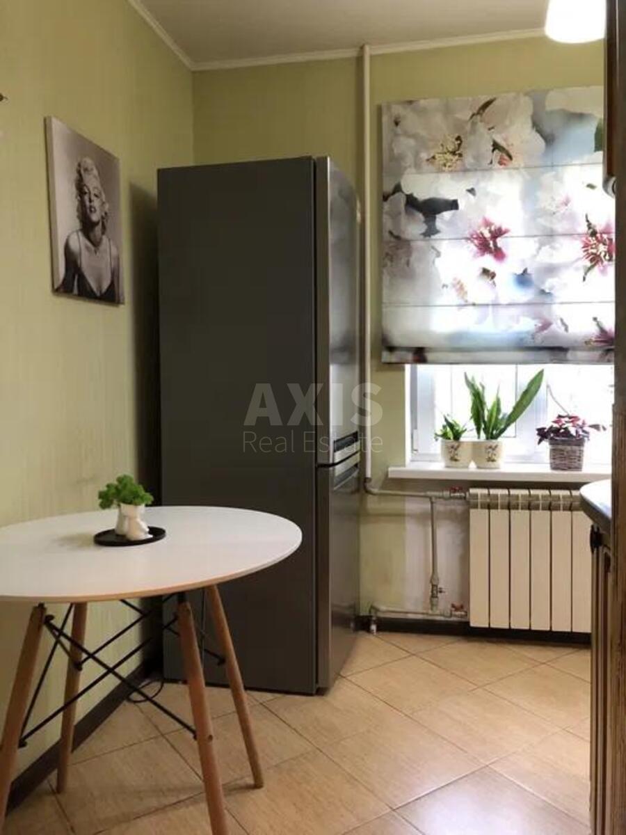 1k apartment vul. Symyrenka 20А1