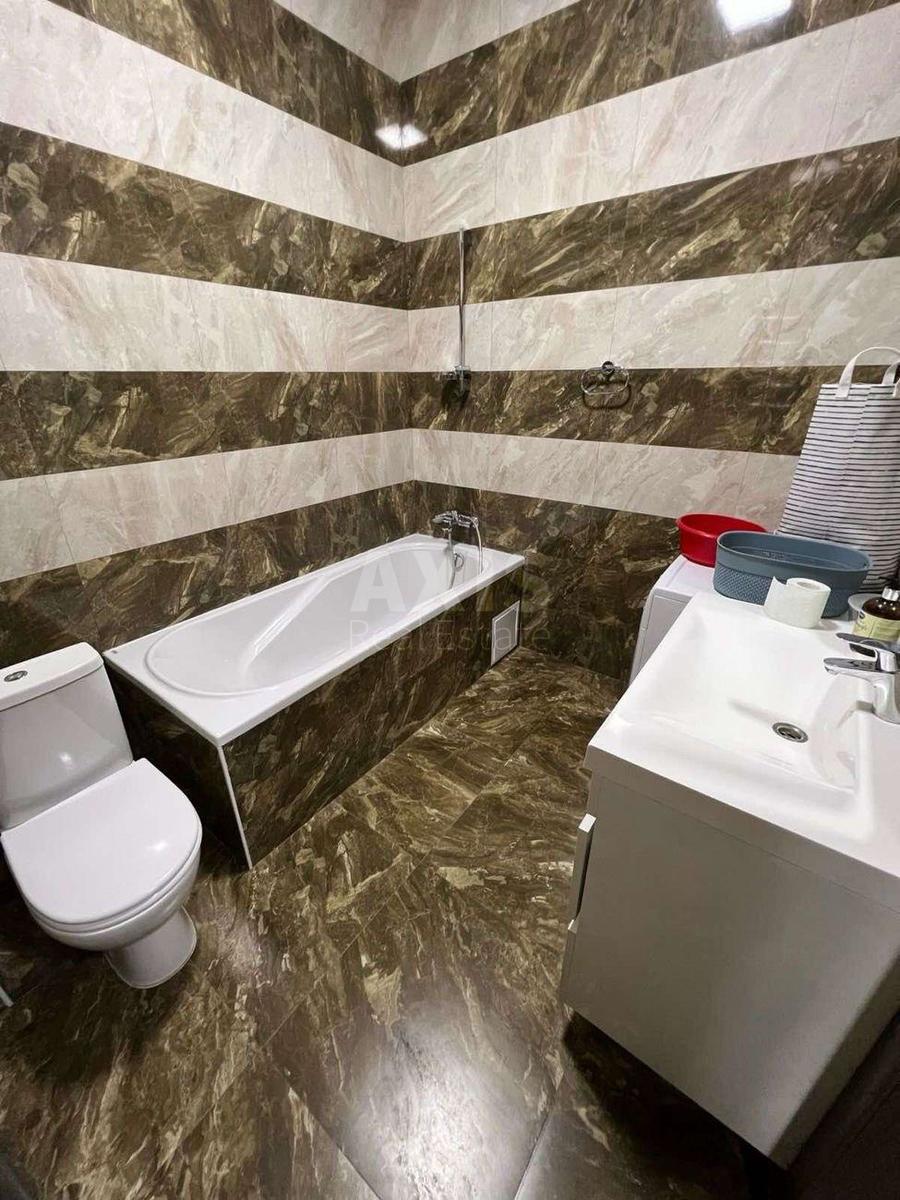 1k apartment vul. Vozdvyzhens'ka 486