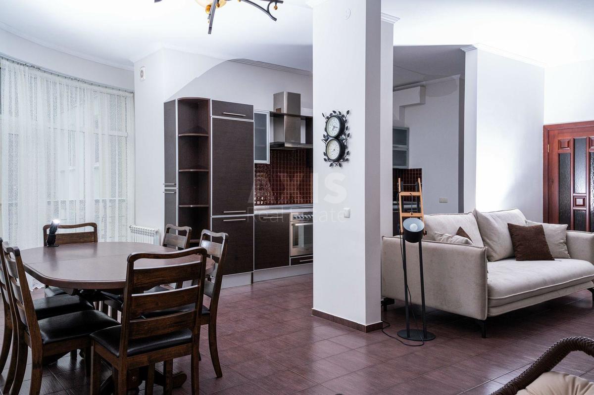 3k apartment vul. Panasa Myrnogo 171