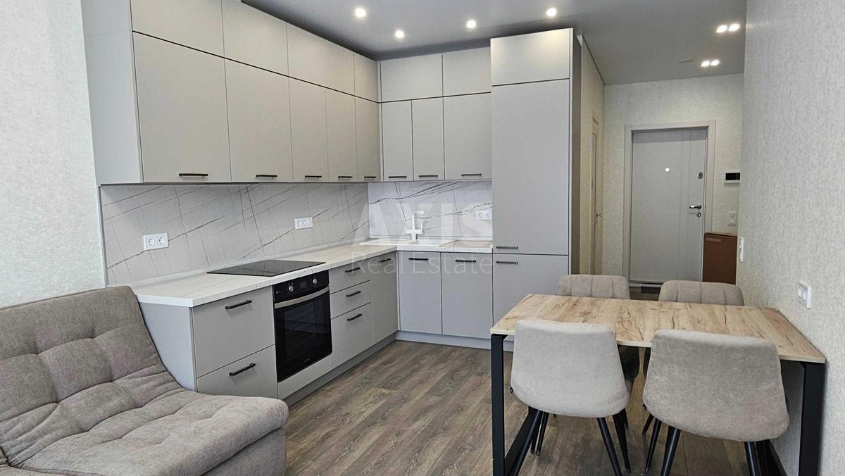 1k apartment nab. Dniprovs'ka 15