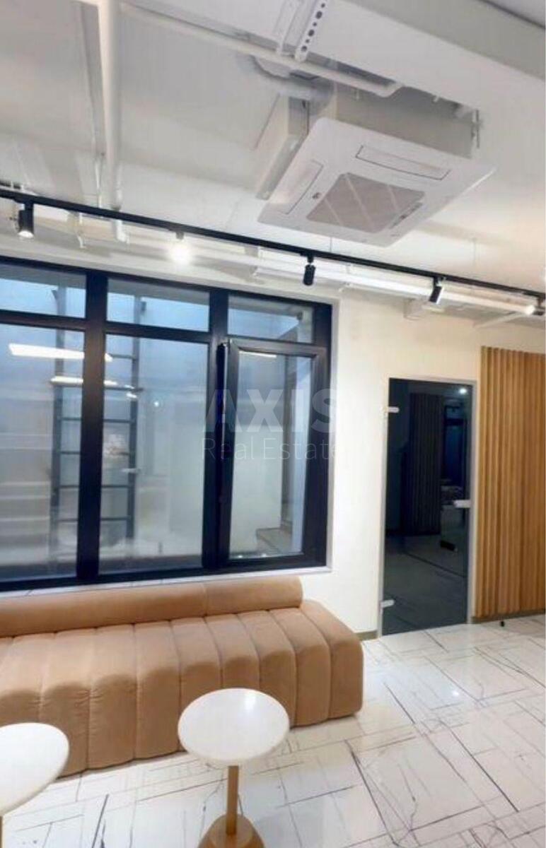 Office nab. Dniprovs'ka 11, 120m2