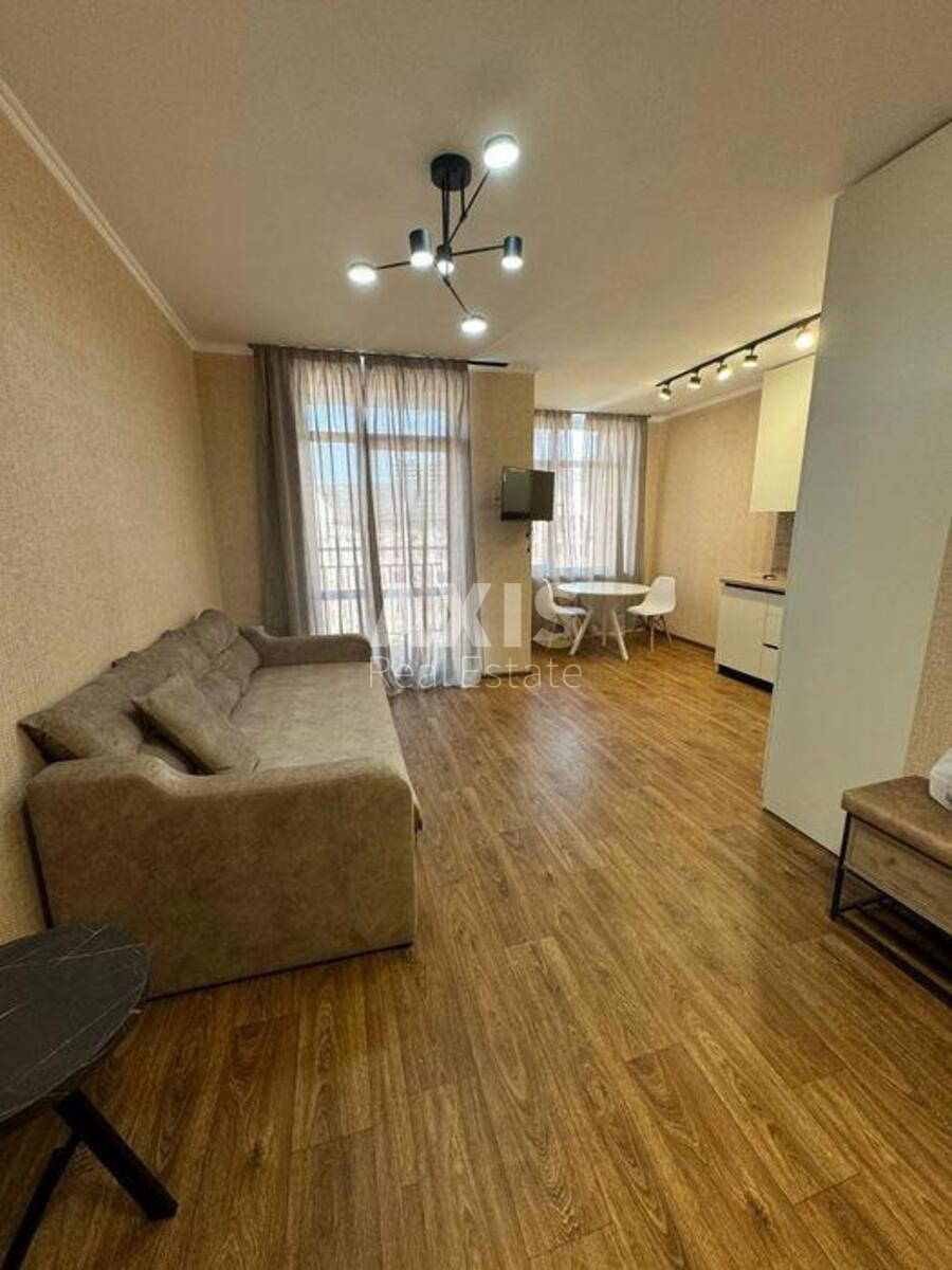 1k apartment bul. Ryl's'kogo Tadeja 1